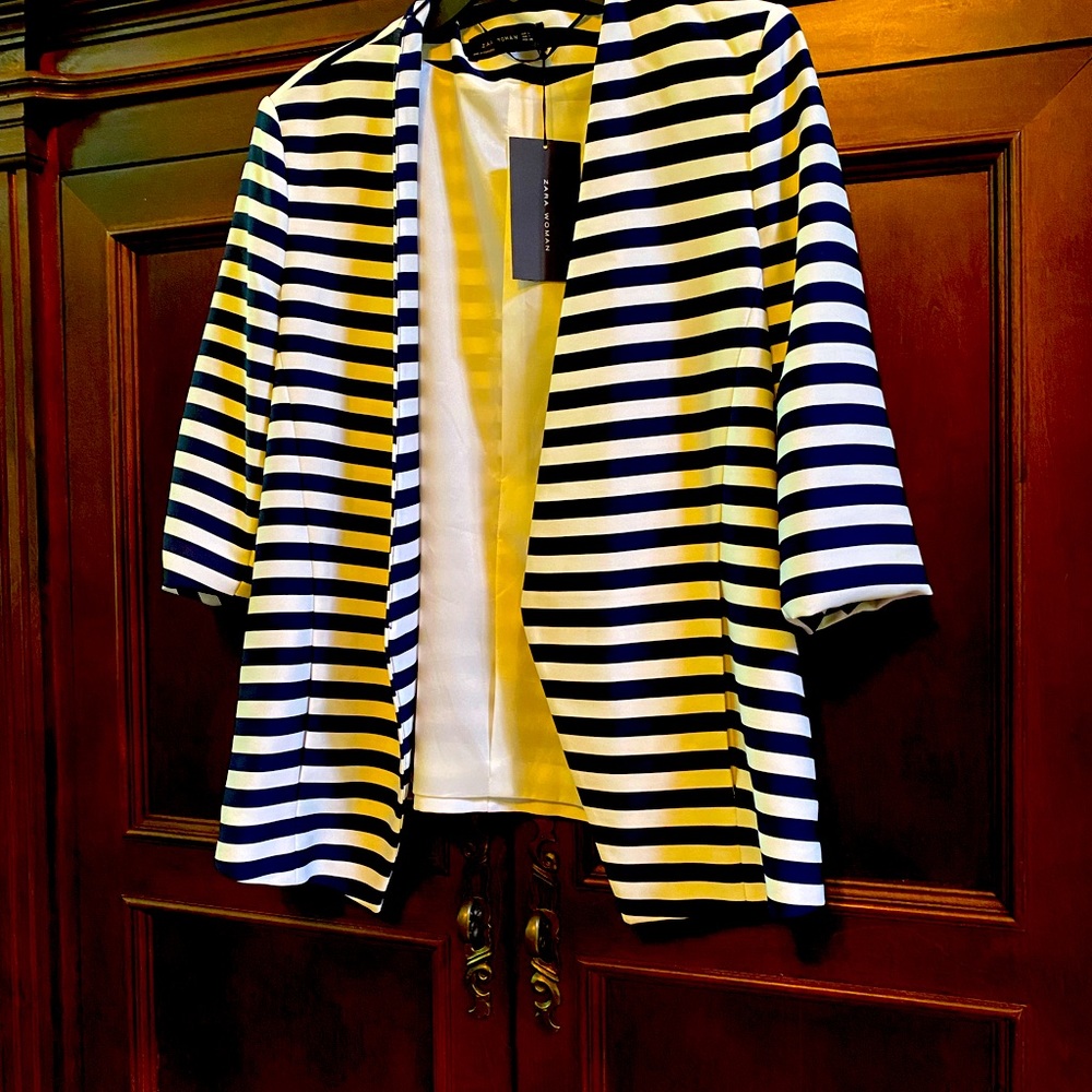 - Zara black and White Jacket  size M